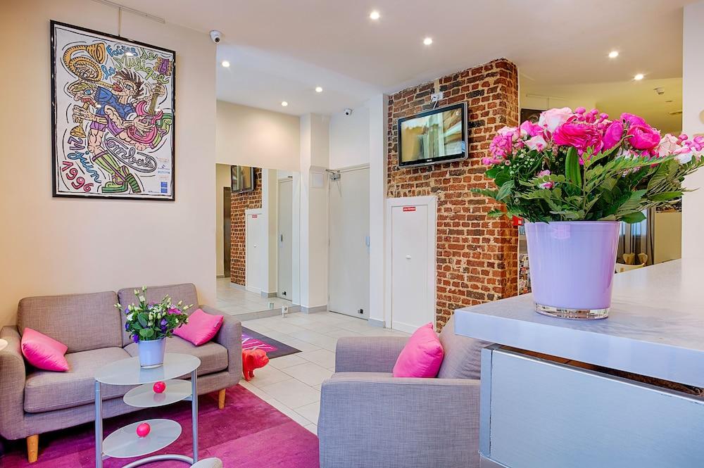 Hotel La Petite Rosa Париж Экстерьер фото