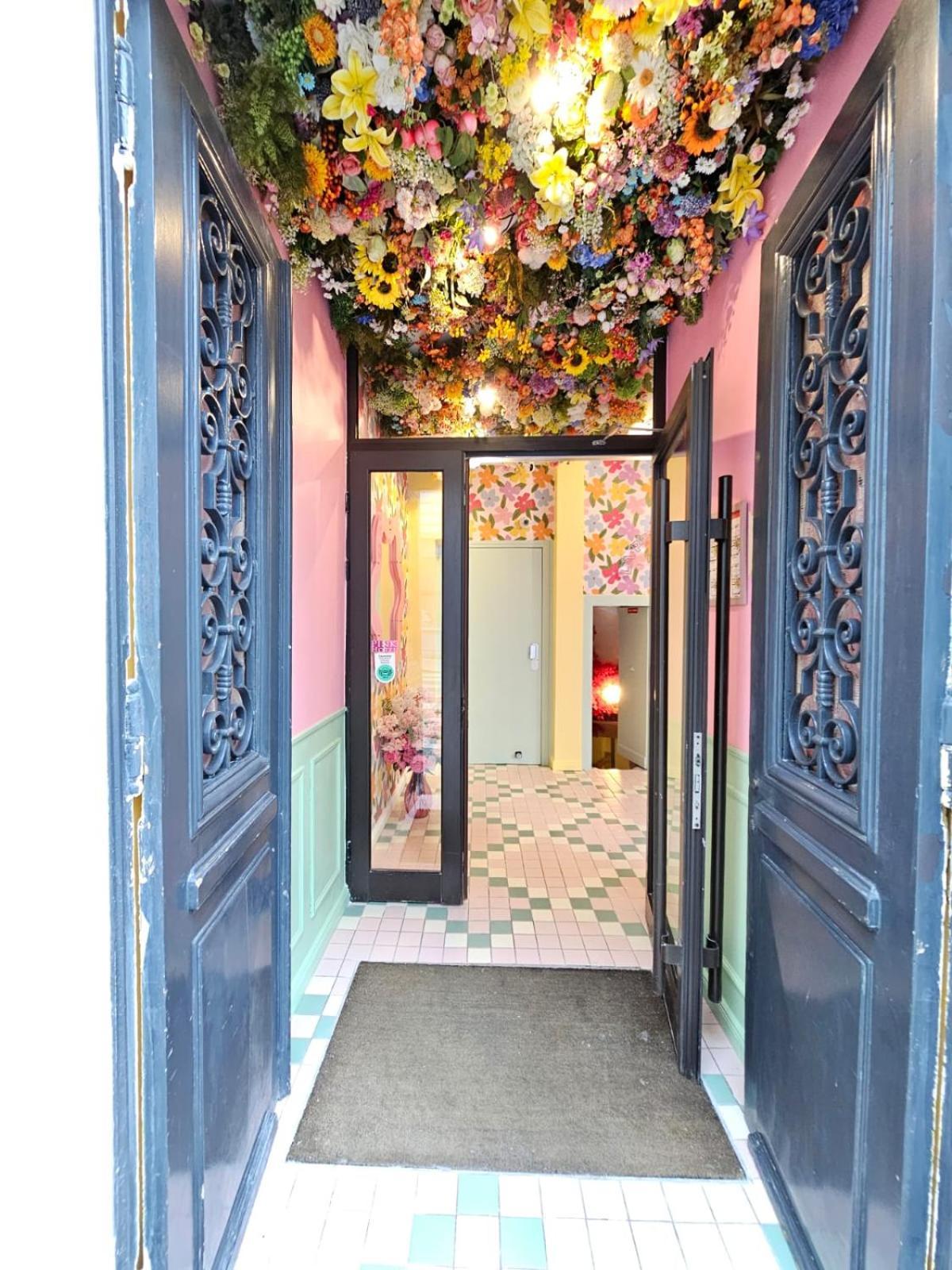 Hotel La Petite Rosa Париж Экстерьер фото