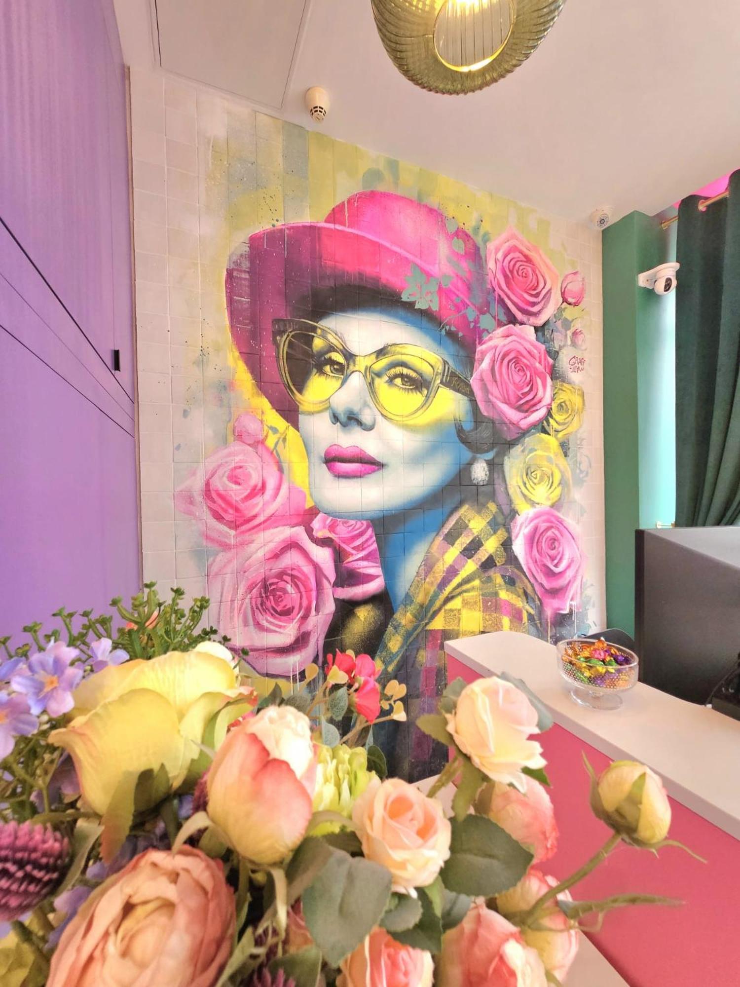 Hotel La Petite Rosa Париж Экстерьер фото